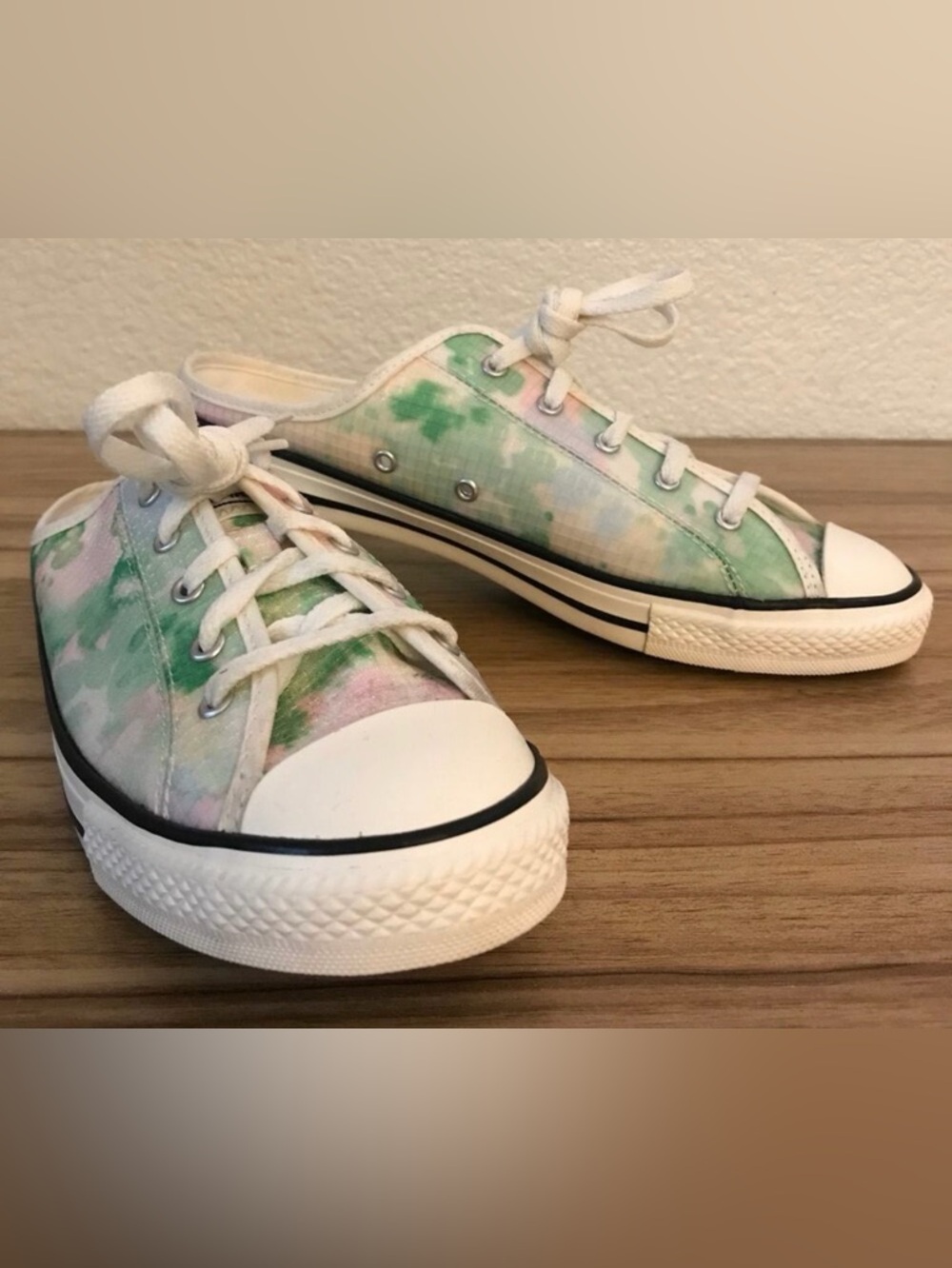 NWOB Converse Low Top Slip-On Sneakers in White, Green, Pink 7.5